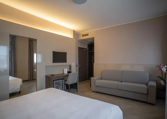 古耶罗酒店 4* 卡泰维托莫顿